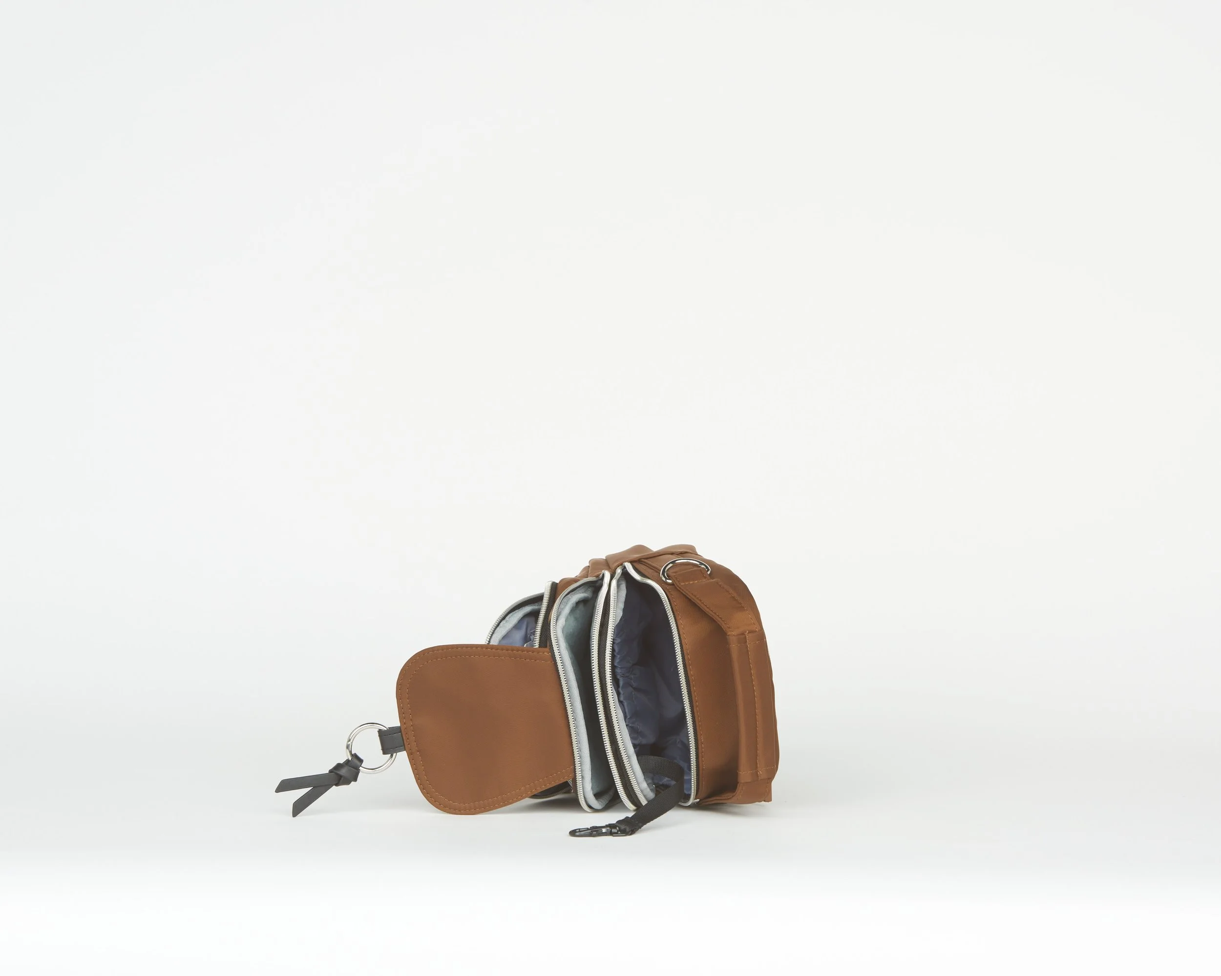 【関税込★】  Key Item Crossbody バッグ THE COMPANION NORTH/SOUTH CROSSBODY BAG - METALLIC ARMY SAGE